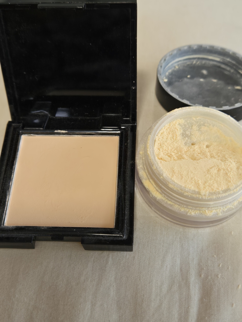 2 Finishing Powder Compact and Loose Setting Powder- Perla And Ace Beaute